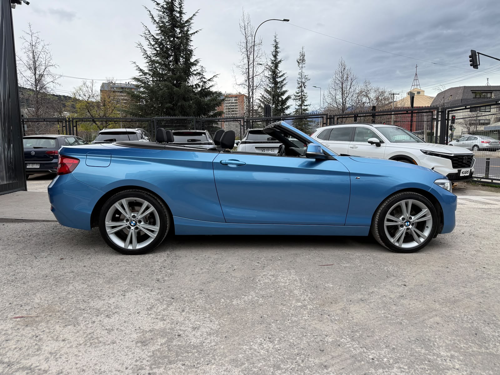 BMW 220I Cabriolet 2.0 Aut — foto 4 de 26