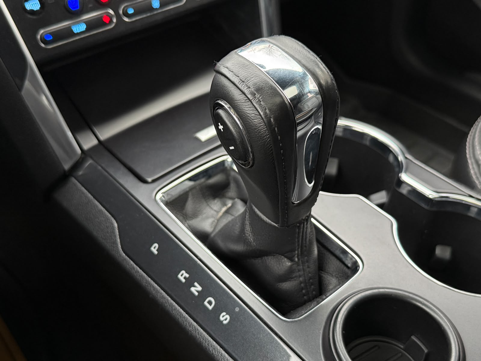 Ford Explorer Limited 2.3 Ecoboost Aut — foto 26 de 31