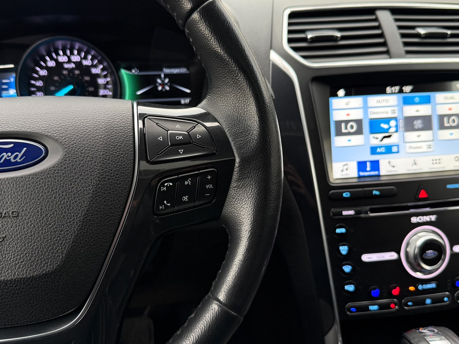 Ford Explorer Limited 2.3 Ecoboost Aut — foto 17 de 31