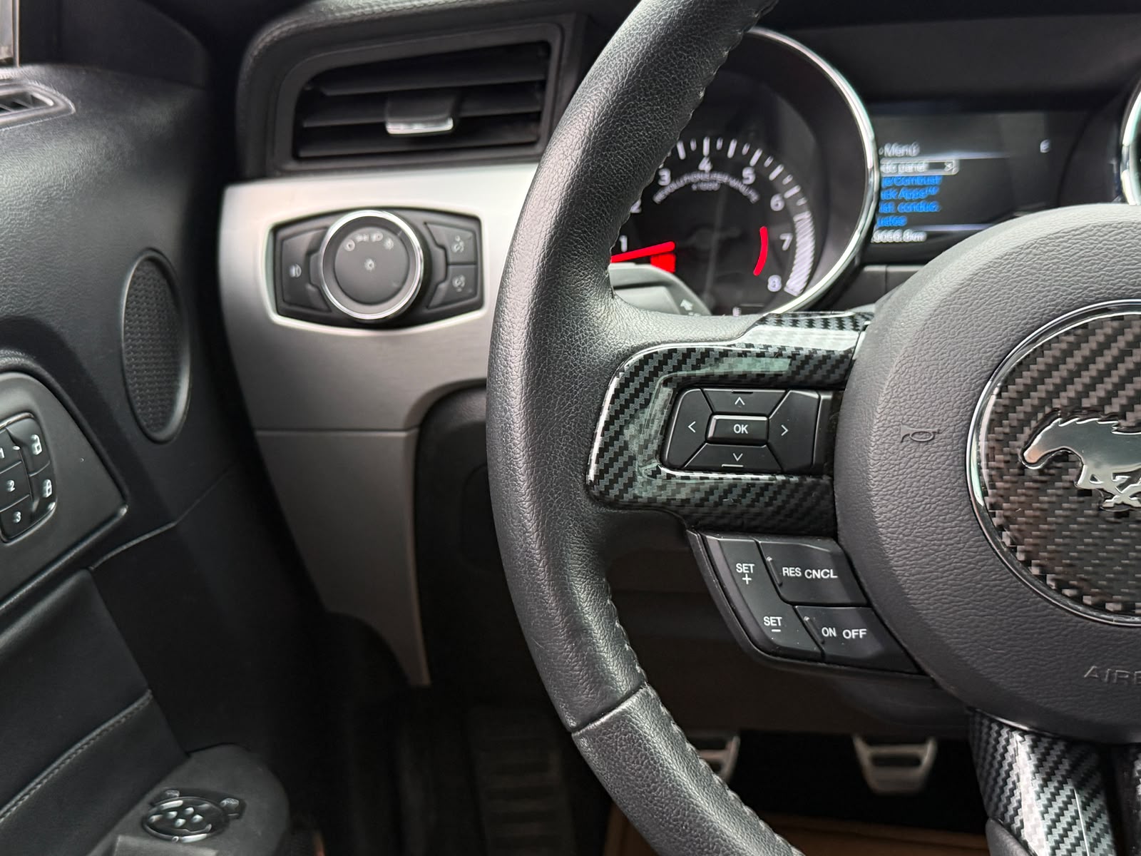 Ford Mustang Gt — foto 15 de 29