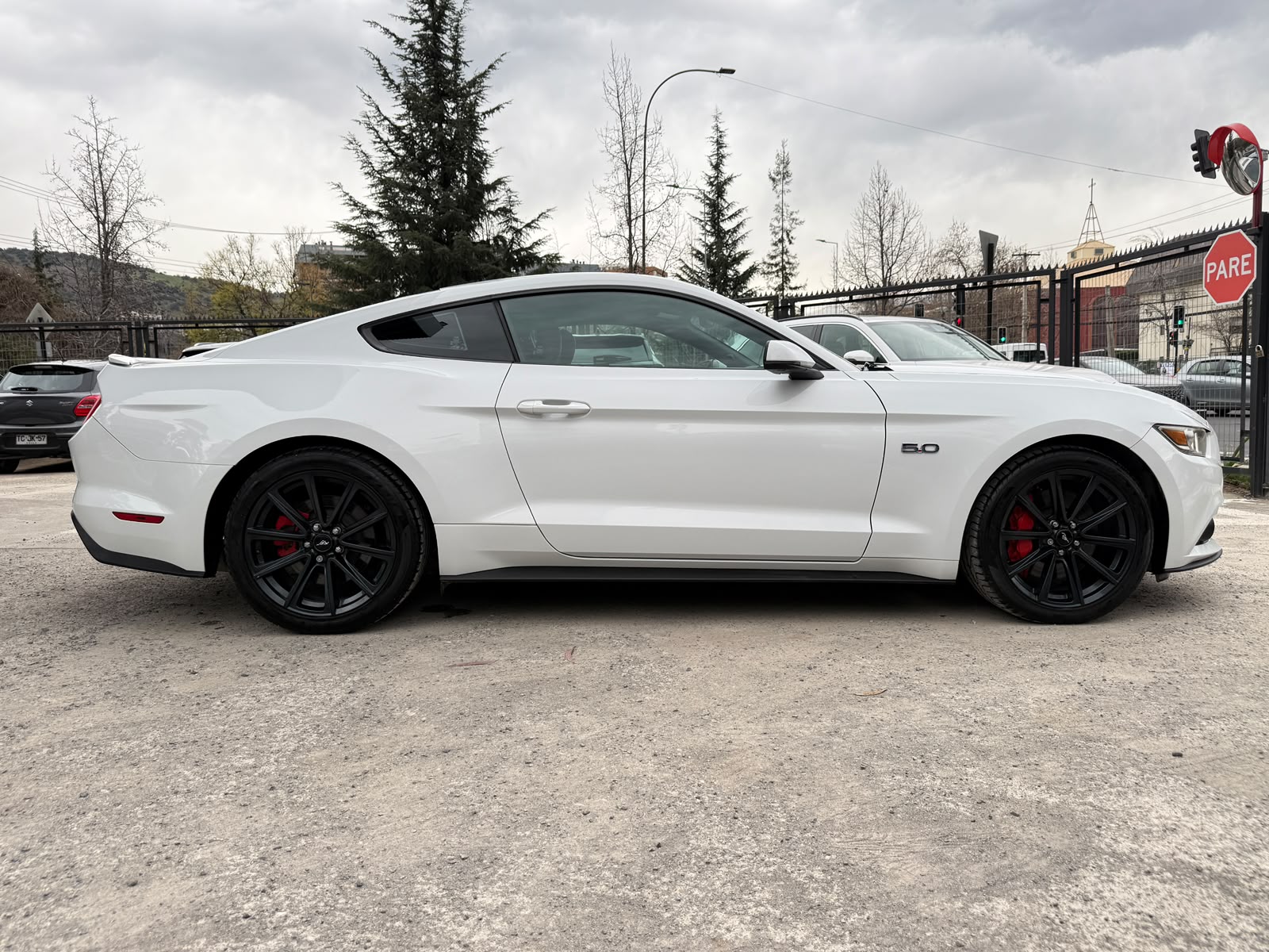 Ford Mustang Gt — foto 4 de 29