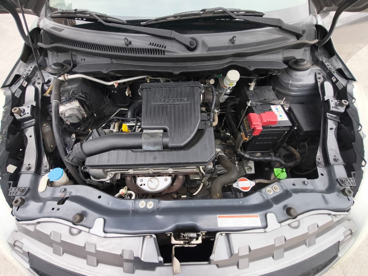 Suzuki Swift — foto 10 de 21
