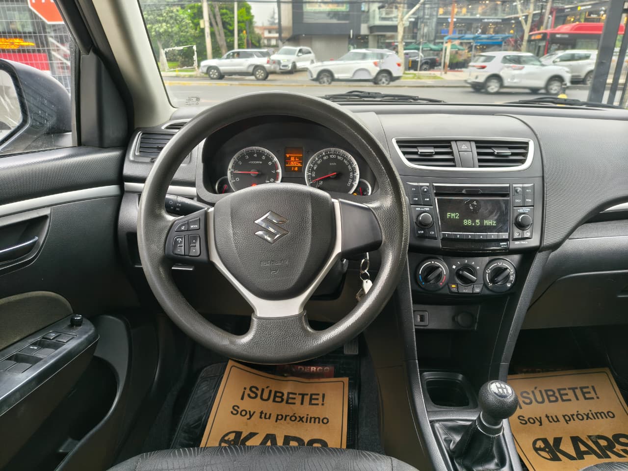 Suzuki Swift — foto 12 de 21