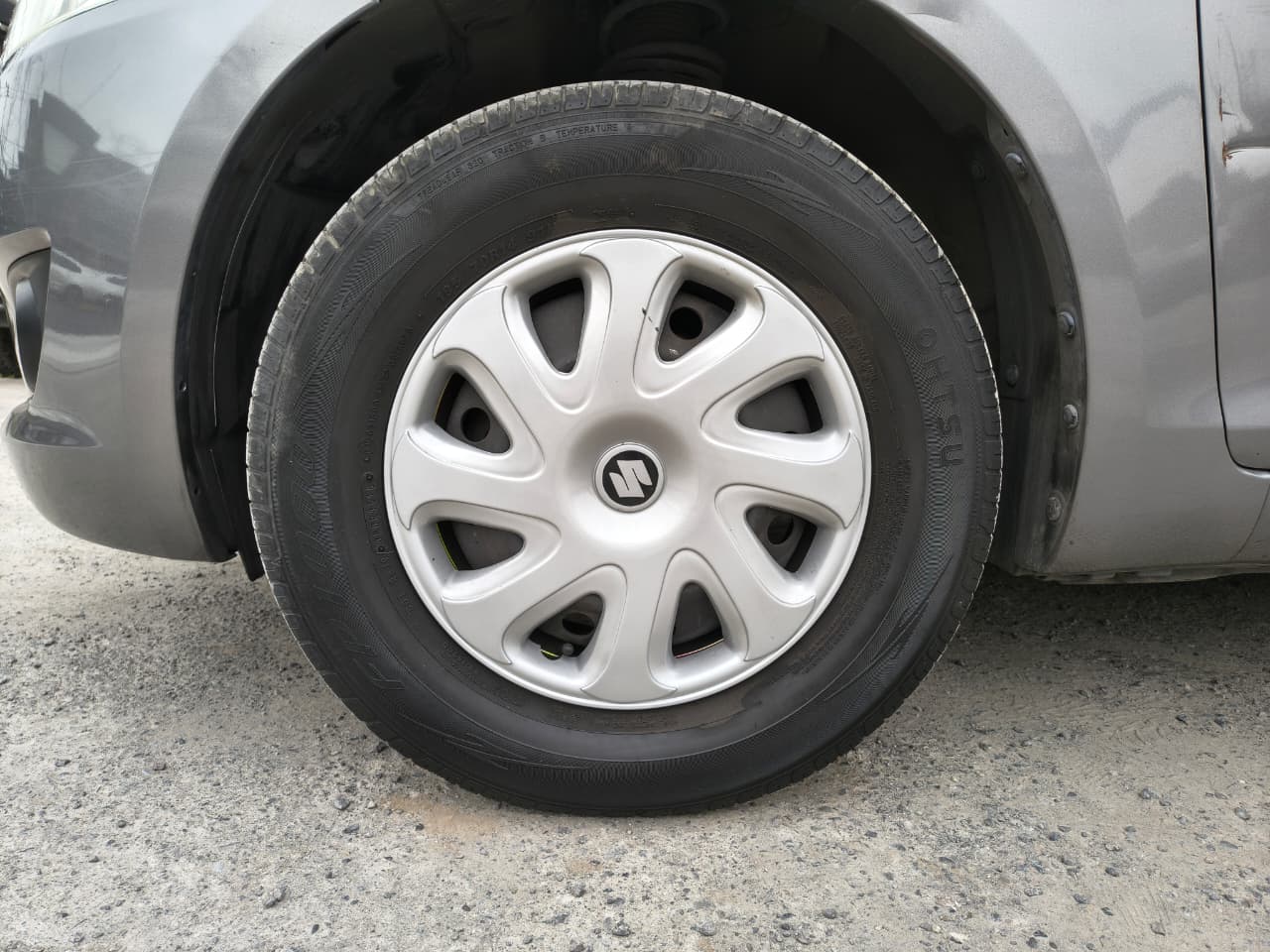 Suzuki Swift — foto 9 de 21