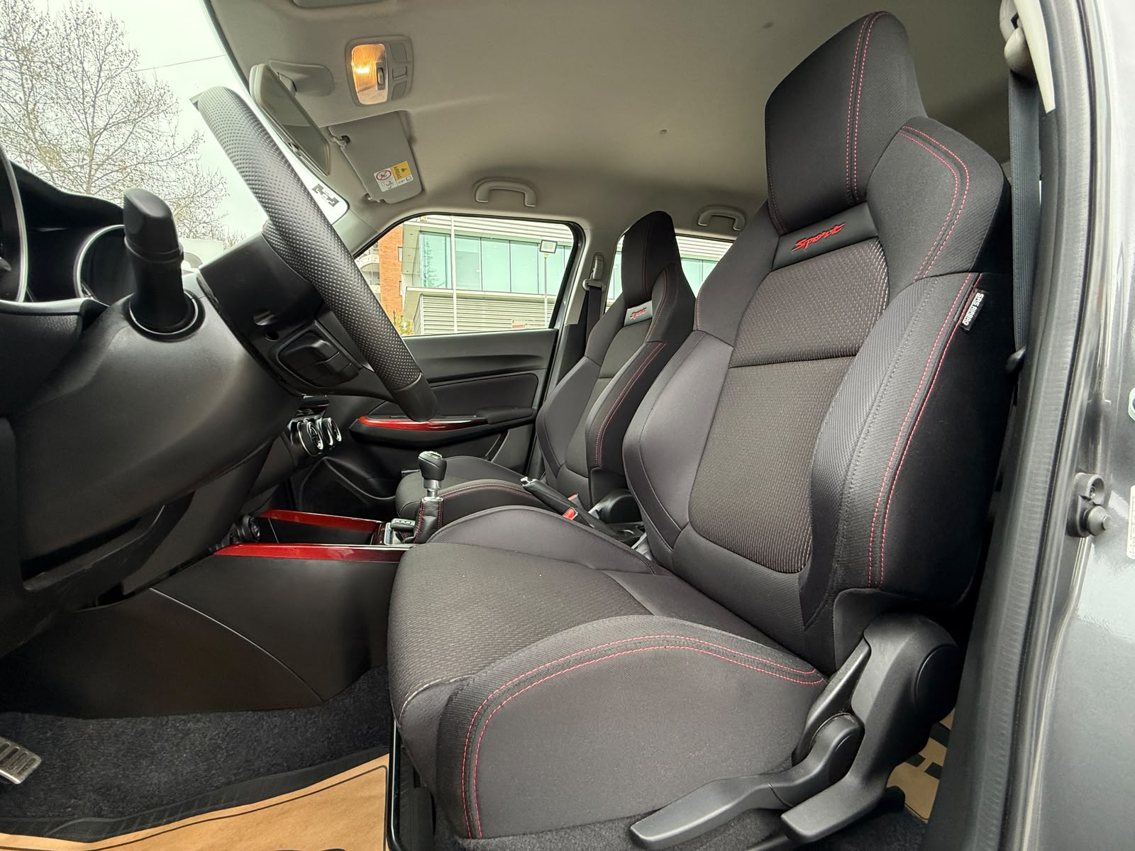 Suzuki Swift Sport — foto 27 de 28