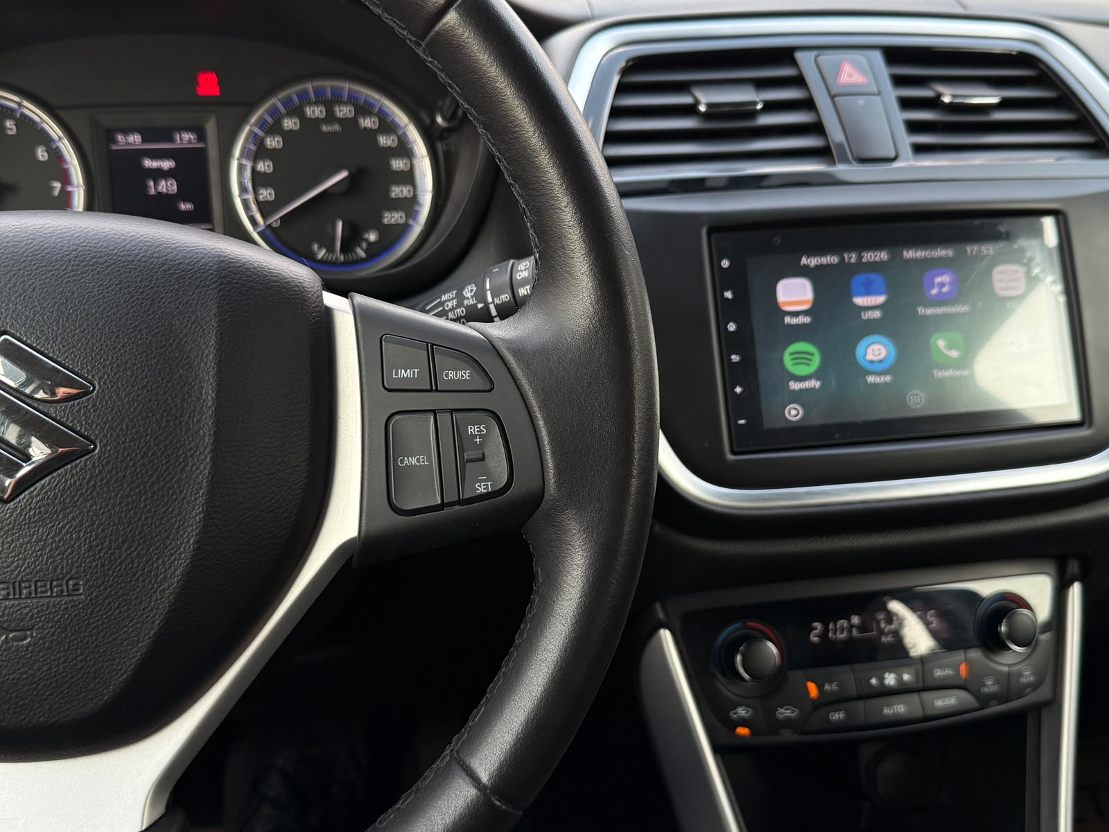 Suzuki Sx4 S-Cross — foto 16 de 27