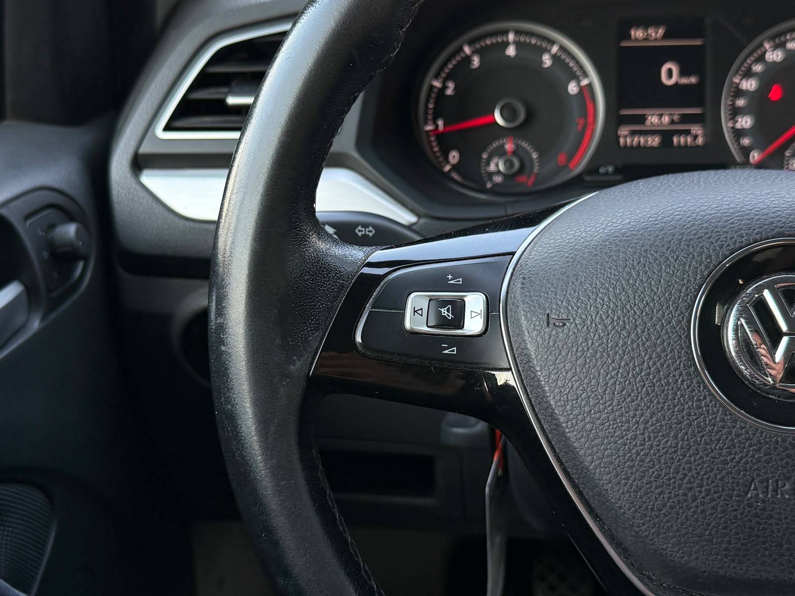 Volkswagen Gol Comfortline — foto 14 de 23