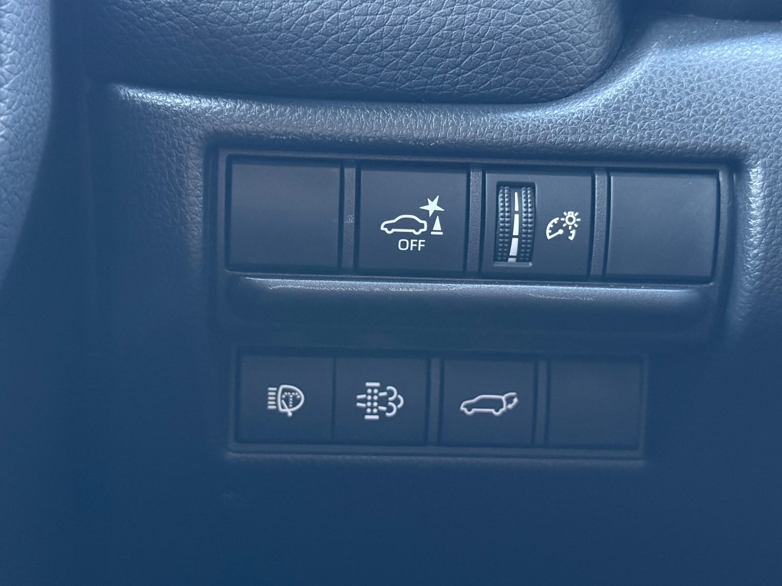 Toyota Land Crusier Prado Vx4×4 2.8 Aut — foto 18 de 35