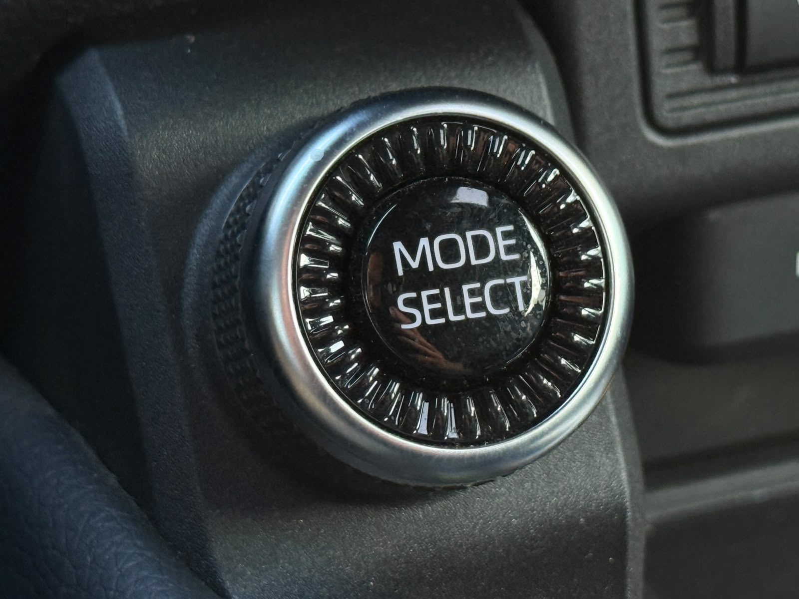 Toyota Land Crusier Prado Vx4×4 2.8 Aut — foto 26 de 35