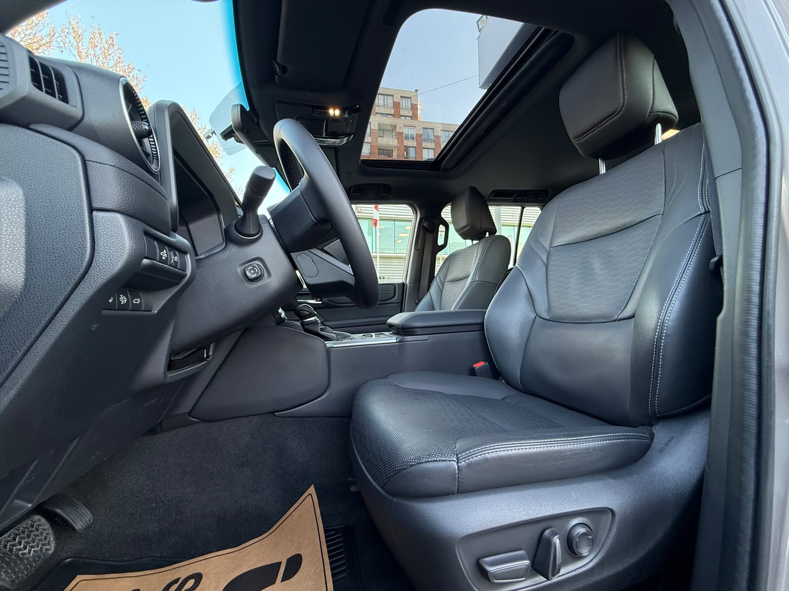 Toyota Land Crusier Prado Vx4×4 2.8 Aut — foto 33 de 35