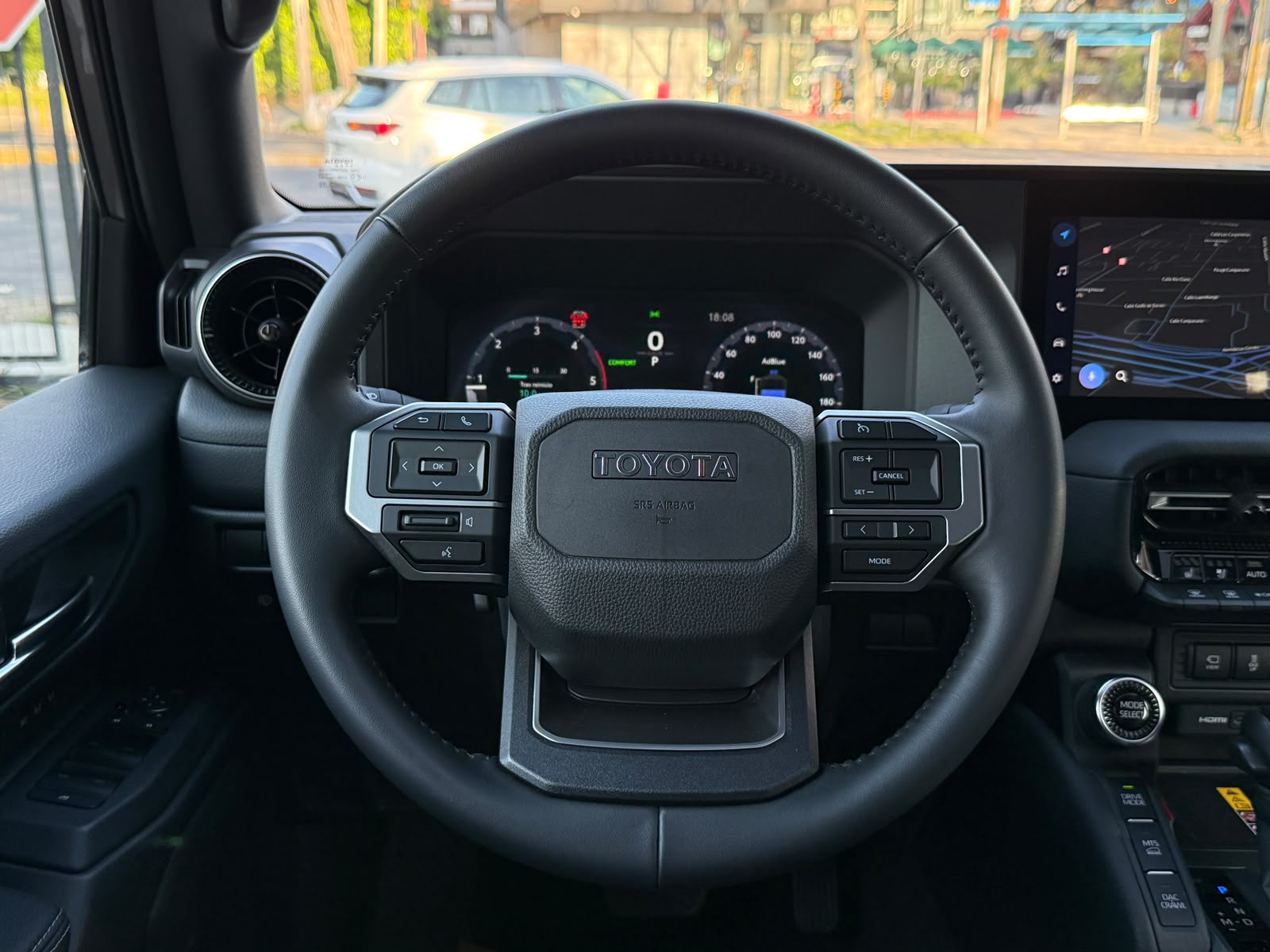 Toyota Land Crusier Prado Vx4×4 2.8 Aut — foto 12 de 35
