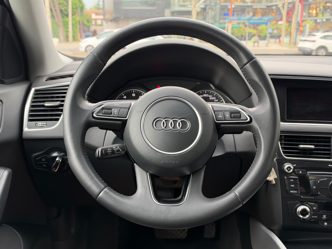 Audi Q5 — foto 12 de 28