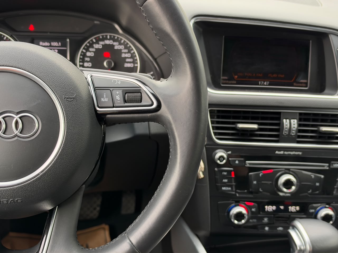 Audi Q5 — foto 15 de 28