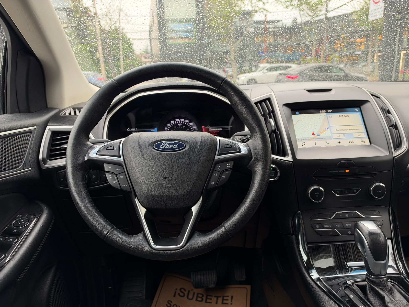 Ford Edge — foto 14 de 29