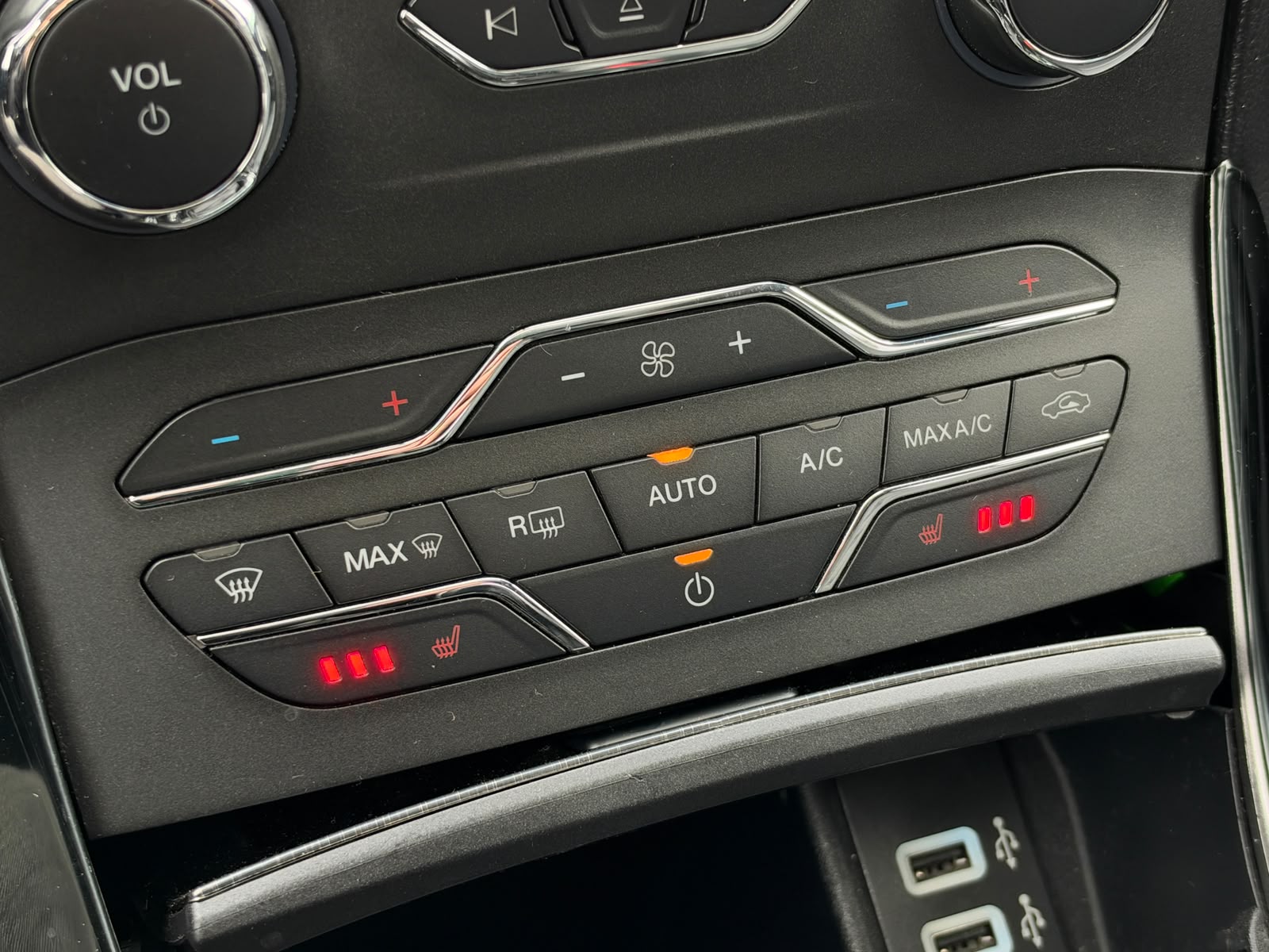 Ford Edge — foto 24 de 29