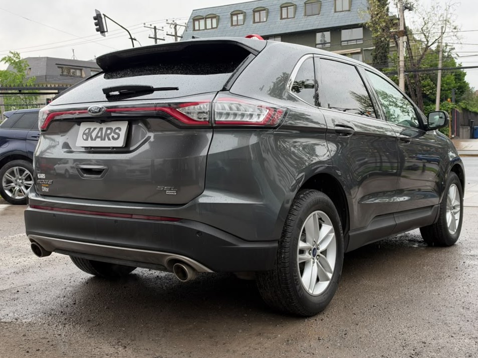 Ford Edge — foto 5 de 29