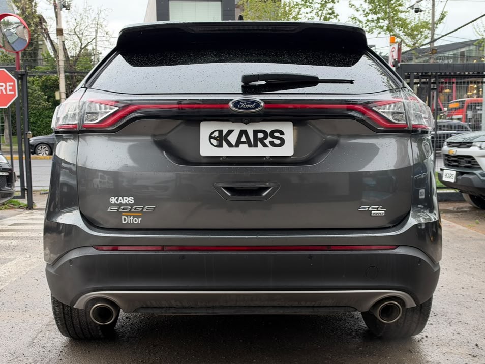 Ford Edge — foto 6 de 29