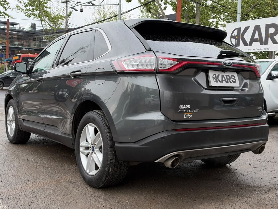 Ford Edge — foto 7 de 29