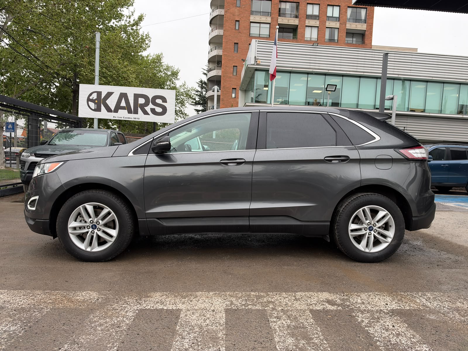 Ford Edge — foto 8 de 29